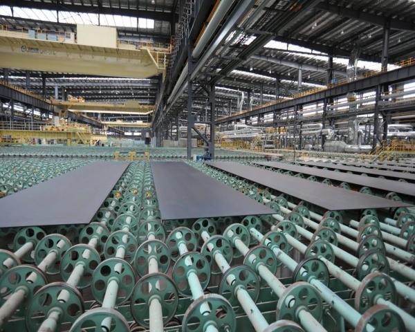 Thin gauge wear-resistant steel